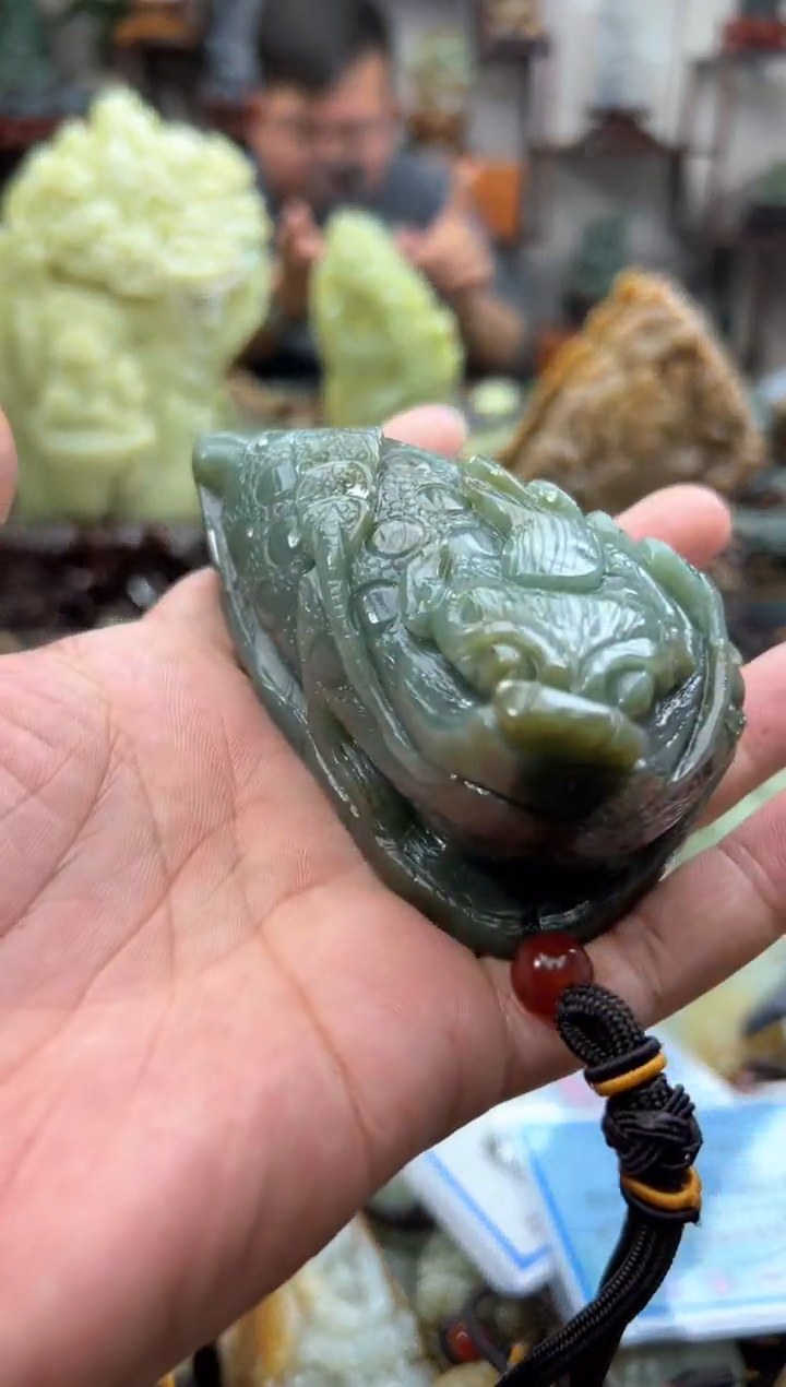 和田玉未镶嵌把件1