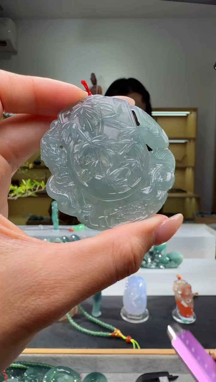 吊坠(赠链)未镶嵌翡翠龙凤（多样性发其一）
