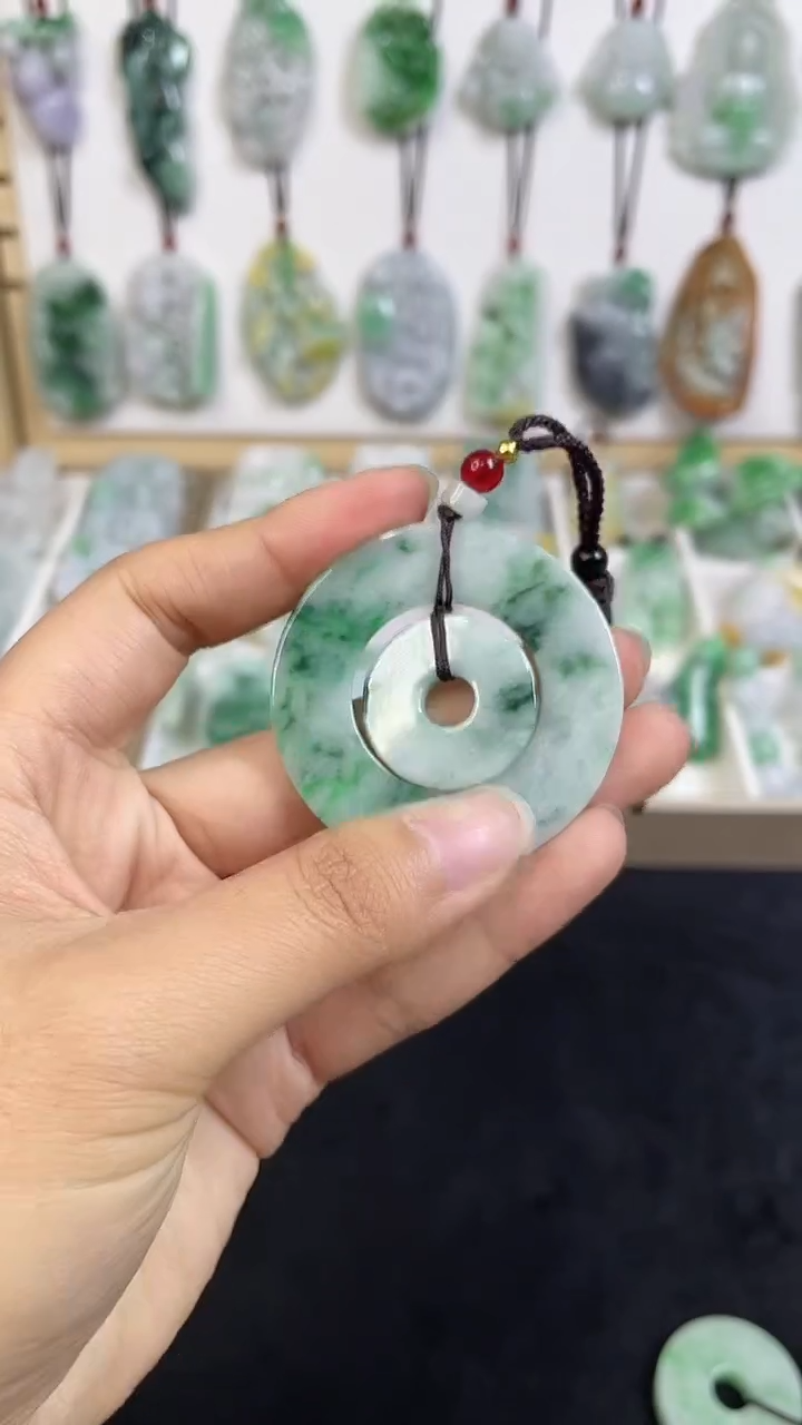 颈饰未镶嵌翡翠1