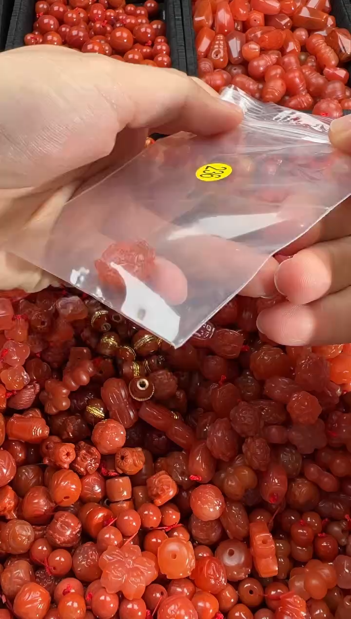 【闪购商品】南红玛瑙颈饰未镶嵌1