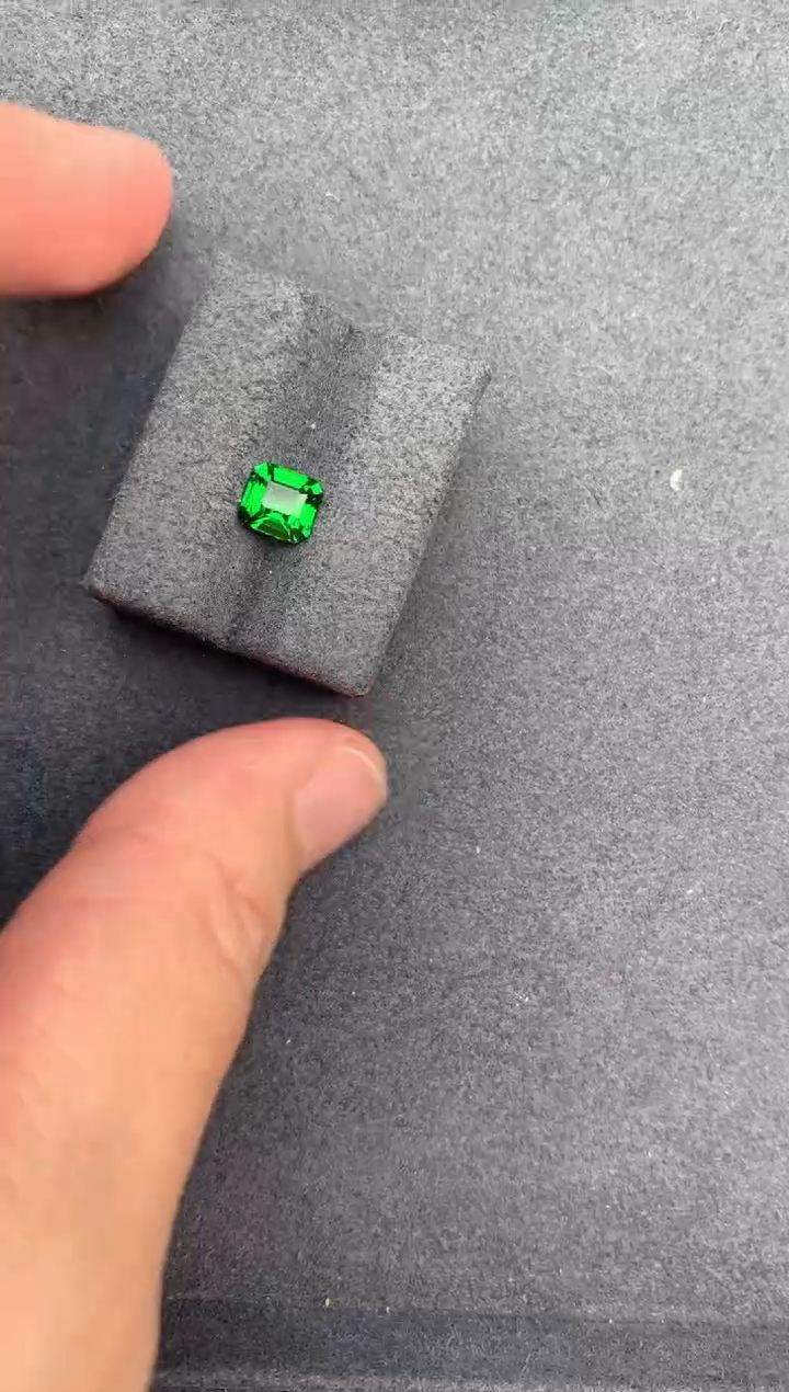 【闪购商品】石榴石（沙弗莱）裸石未镶嵌1ct沙弗莱