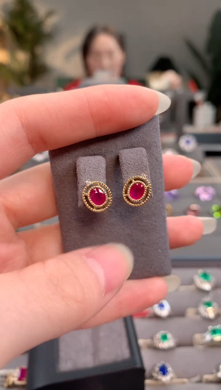 【闪购商品】红宝石耳饰18K金镶嵌缅甸