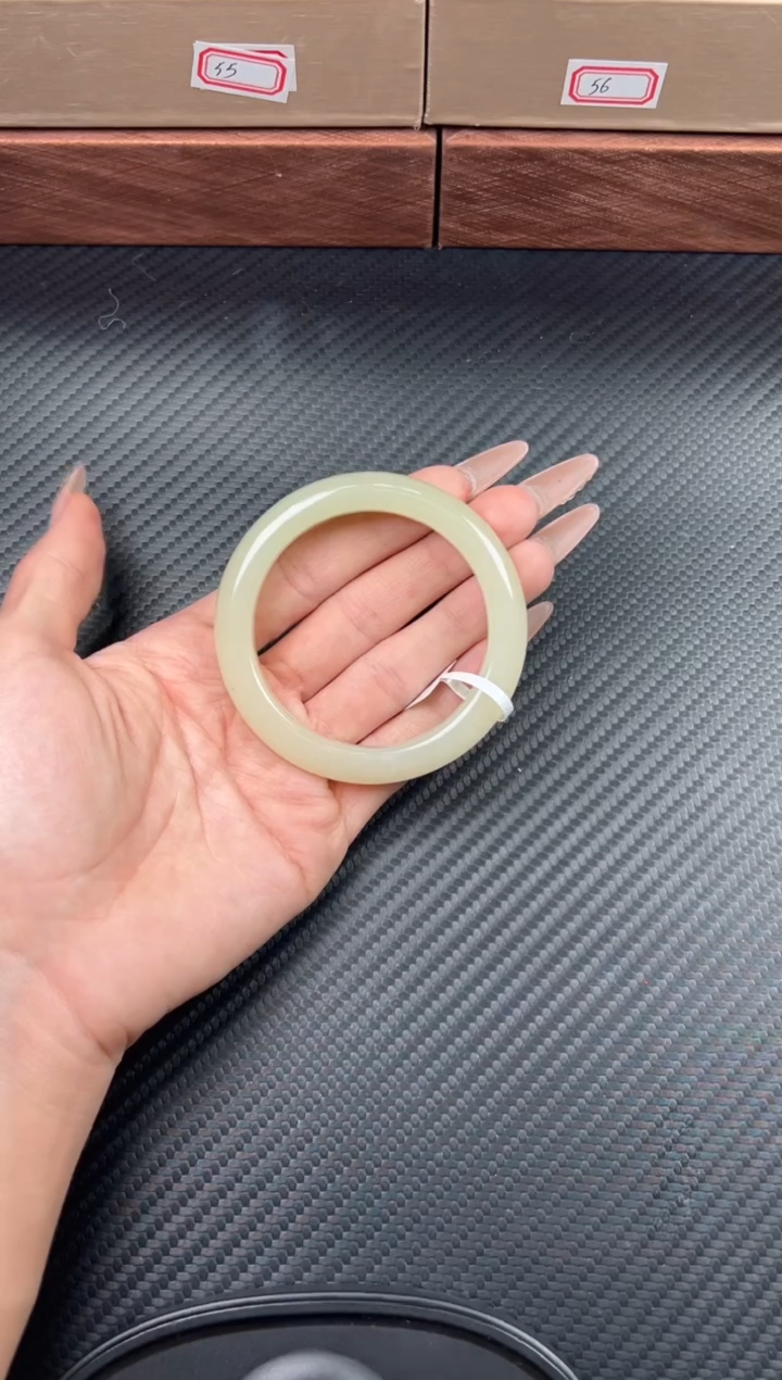 未镶嵌手镯和田玉若羌微色差54Jm