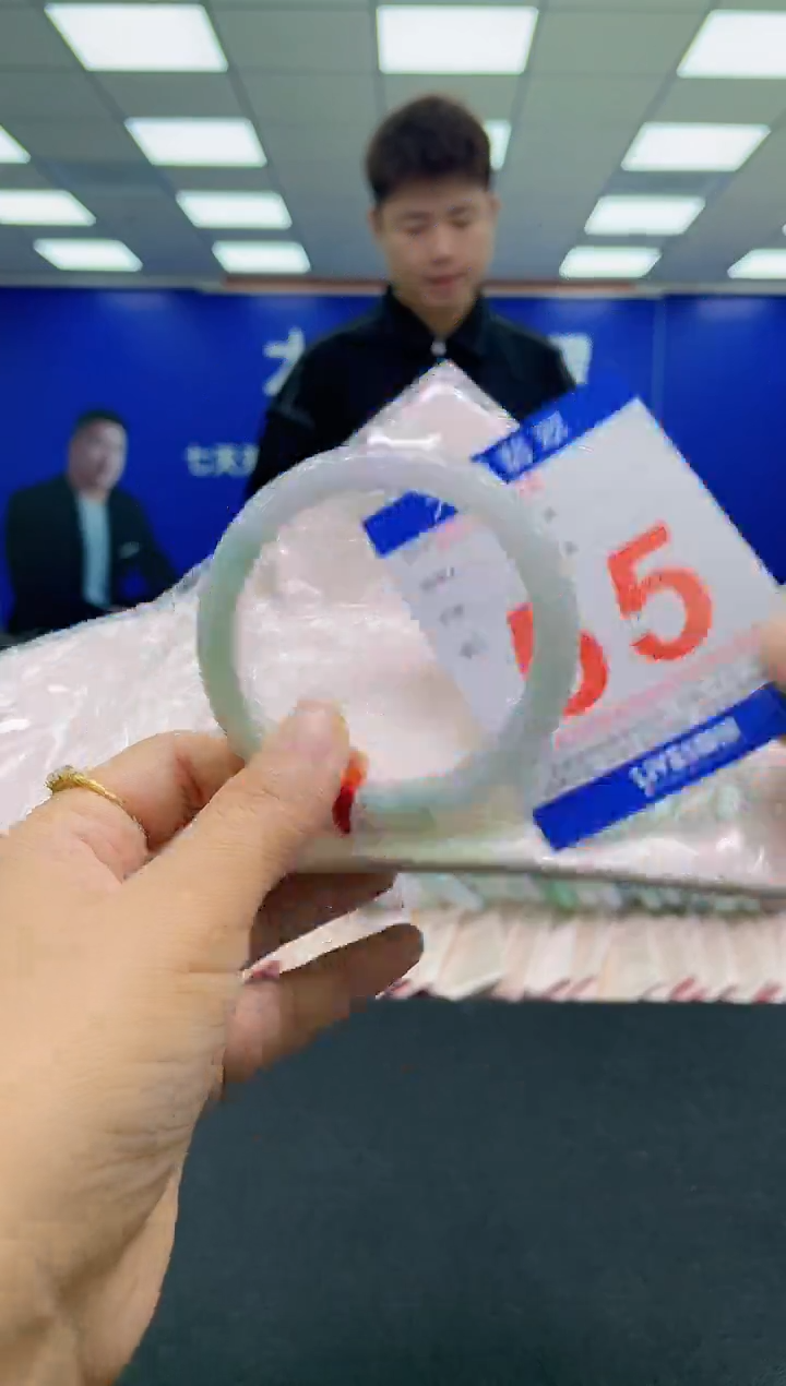 未镶嵌手镯翡翠AAAAAAAAAA