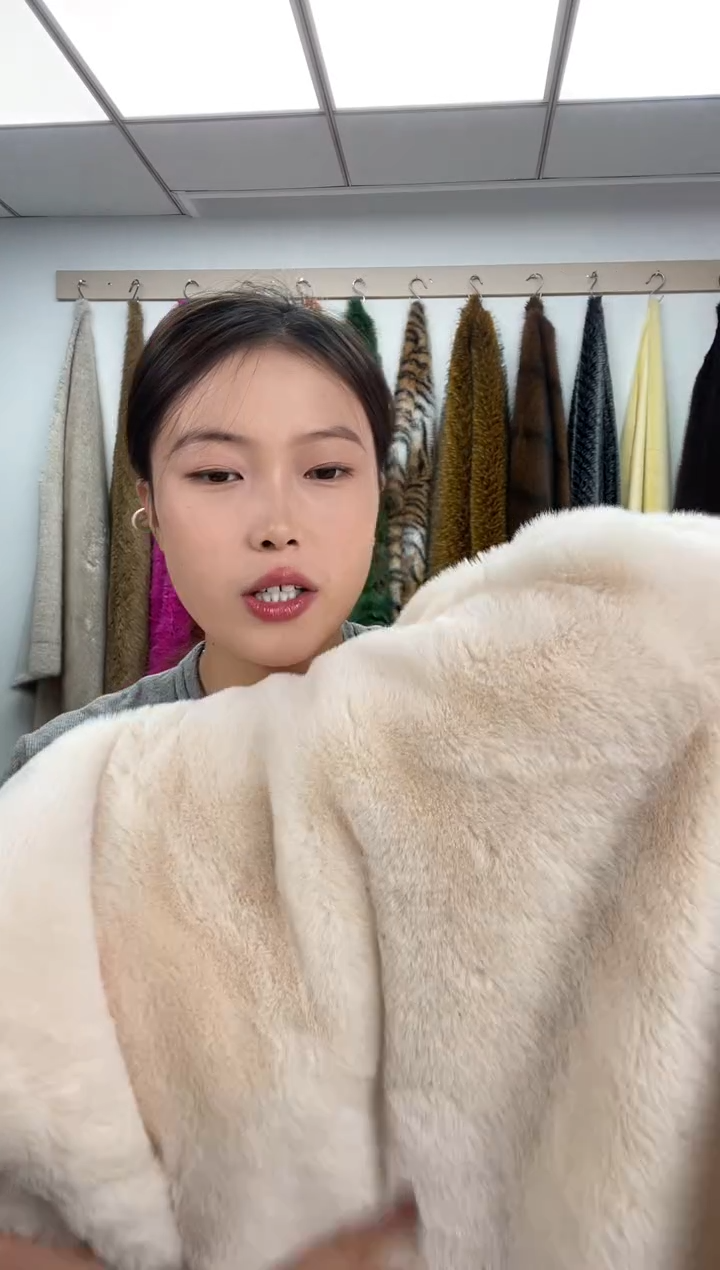 聚酯纤维北极熊绒白色  1.8*1