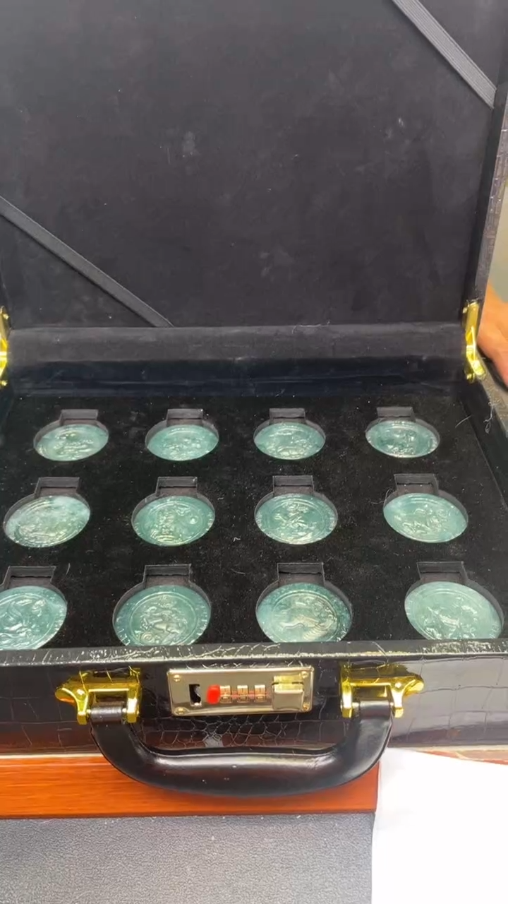 【闪购商品】定制翡翠未镶嵌      *241