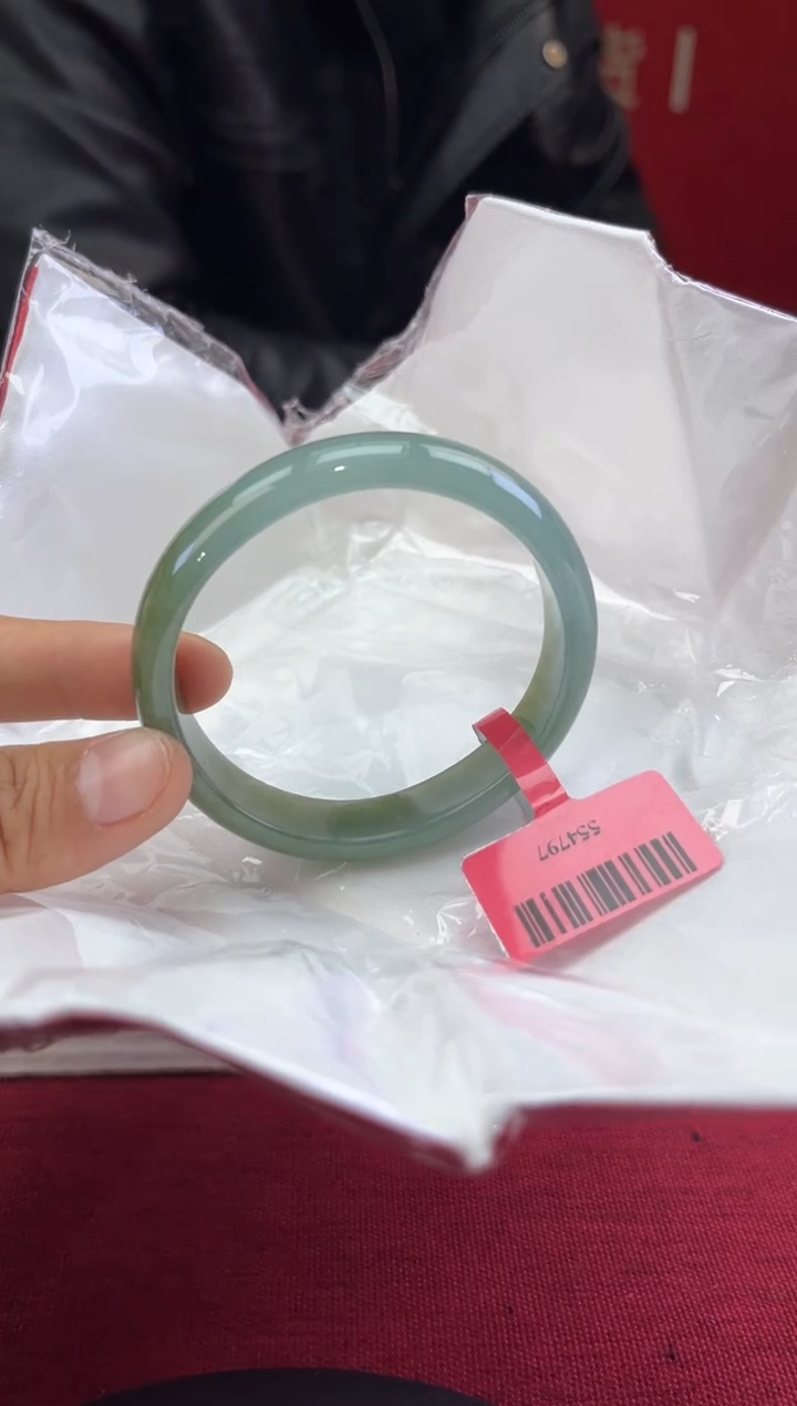 【闪购商品】翡翠手镯未镶嵌翡翠手镯/贵妃镯