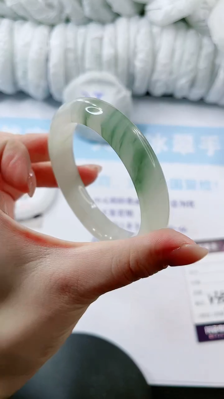 【闪购商品】石英质玉手镯未镶嵌多样性发货V351