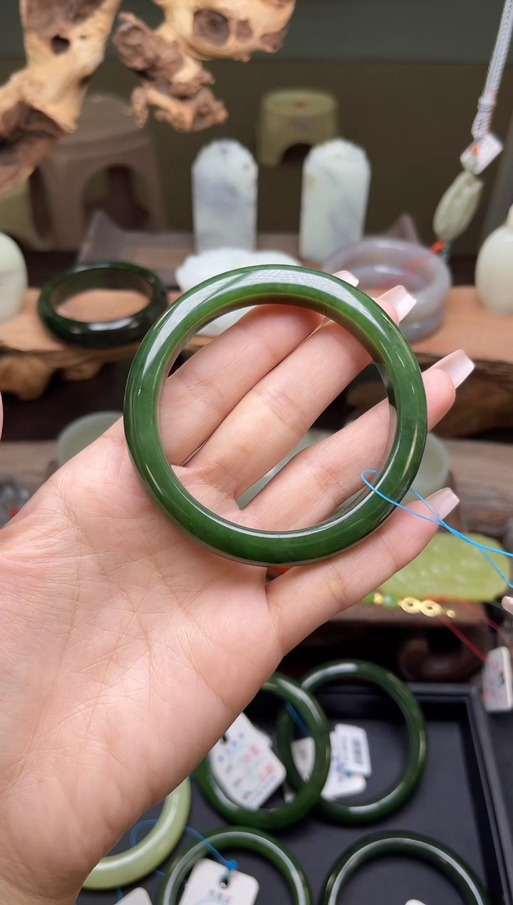 【闪购商品】和田玉手镯未镶嵌俄碧菠菜绿 58圈9007343