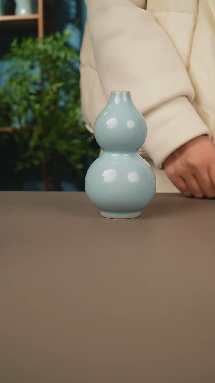 天青葫芦瓶          