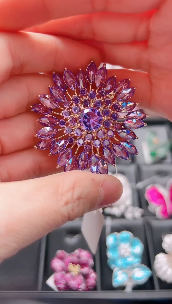 锆石铜合金紫色大花胸针