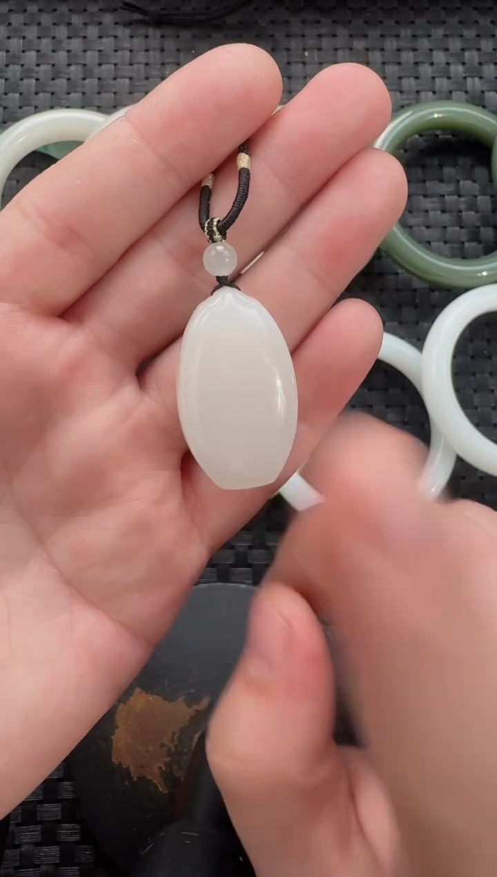 颈饰未镶嵌和田玉无事牌