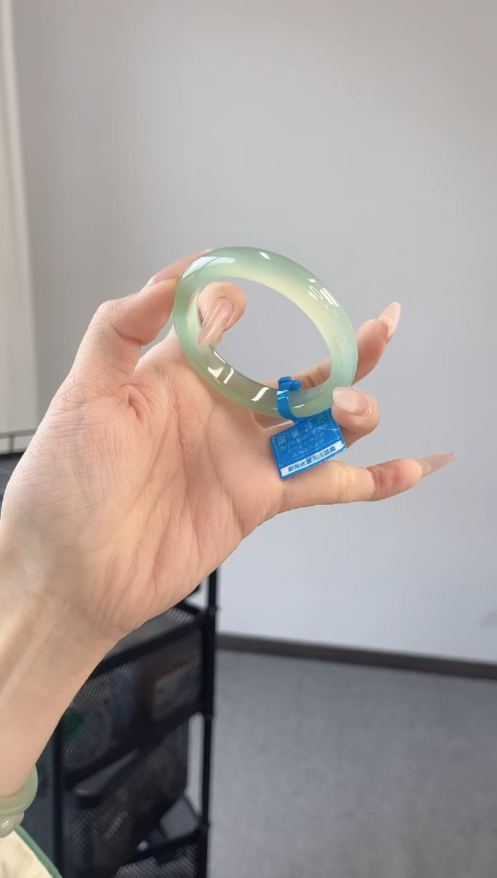 【闪购商品】玛瑙/玉髓手镯未镶嵌52圈