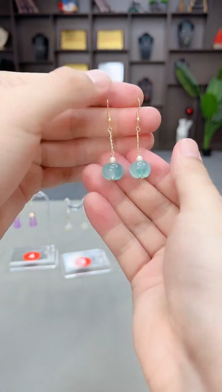 未镶嵌石英质玉（天山翠）耳饰226000