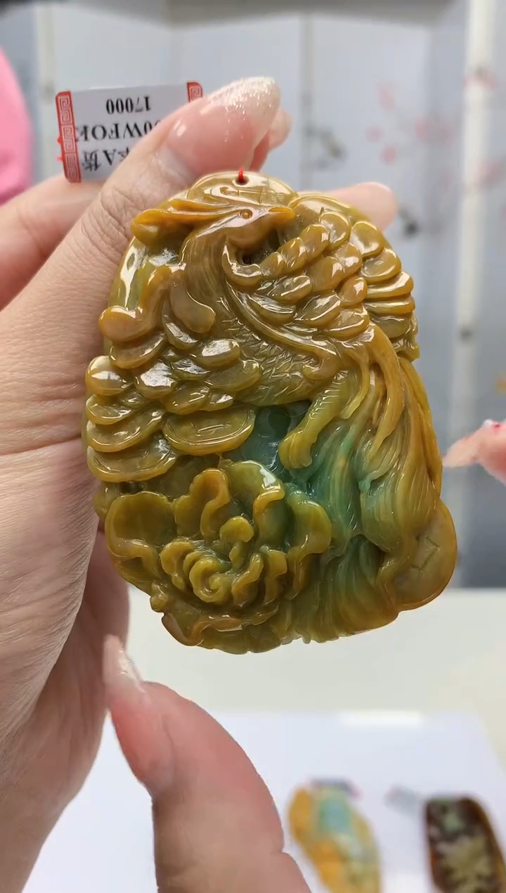 【闪购商品】定制翡翠未镶嵌4852MM-毛货挂件182