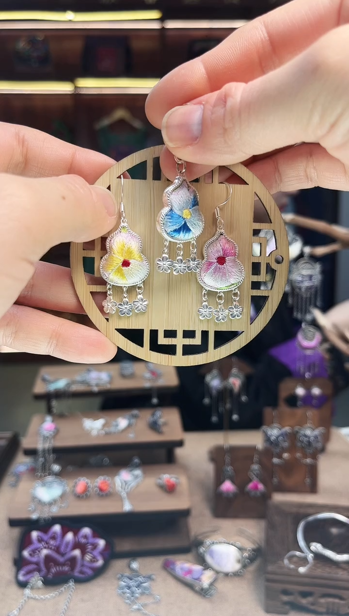 【闪购商品】织绣1616黔东南苗族刺绣