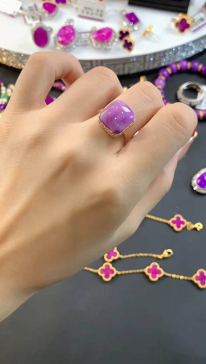 【闪购商品】苏纪石（舒俱来）.18K金镶嵌舒俱来戒指