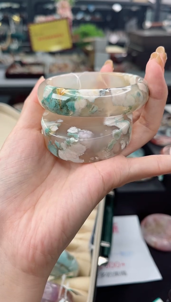 【闪购商品】石英质玉手镯未镶嵌61圈口（赠品镯心）2S941