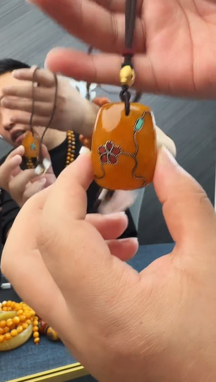 蜜蜡未镶嵌珠宝奇石假一罚十17 ，多样性发其一