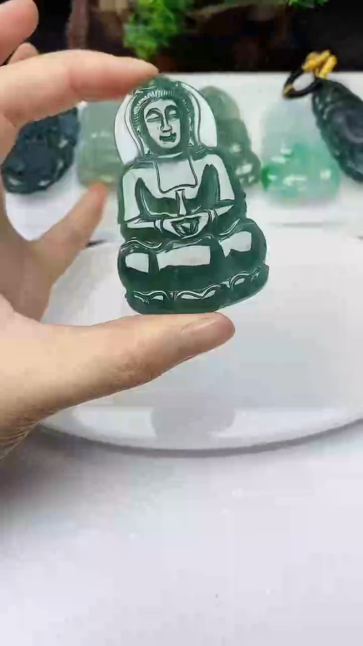 【闪购商品】翡翠颈饰未镶嵌