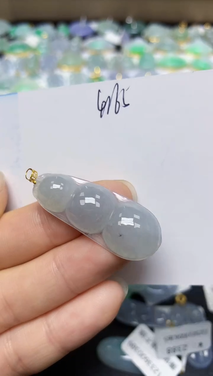 翡翠18K金镶嵌颈饰 天然翡翠A货