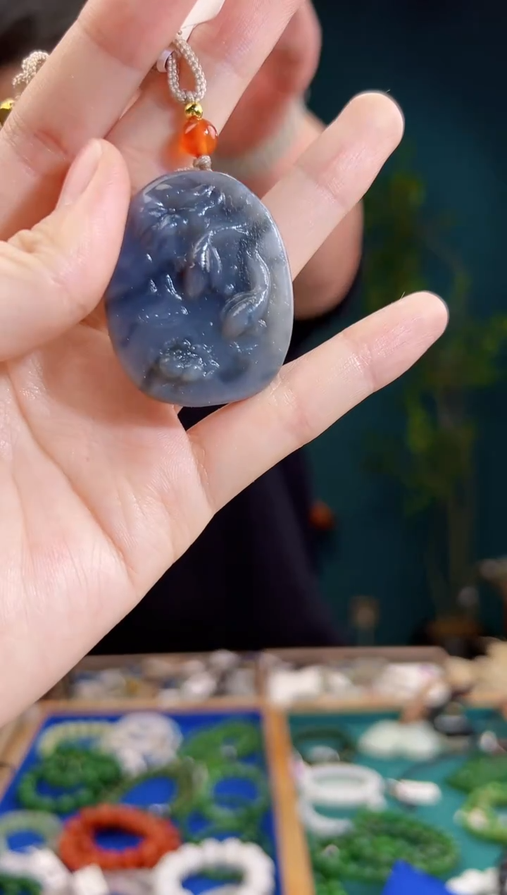 颈饰未镶嵌和田玉一物一证 拍一单发一个