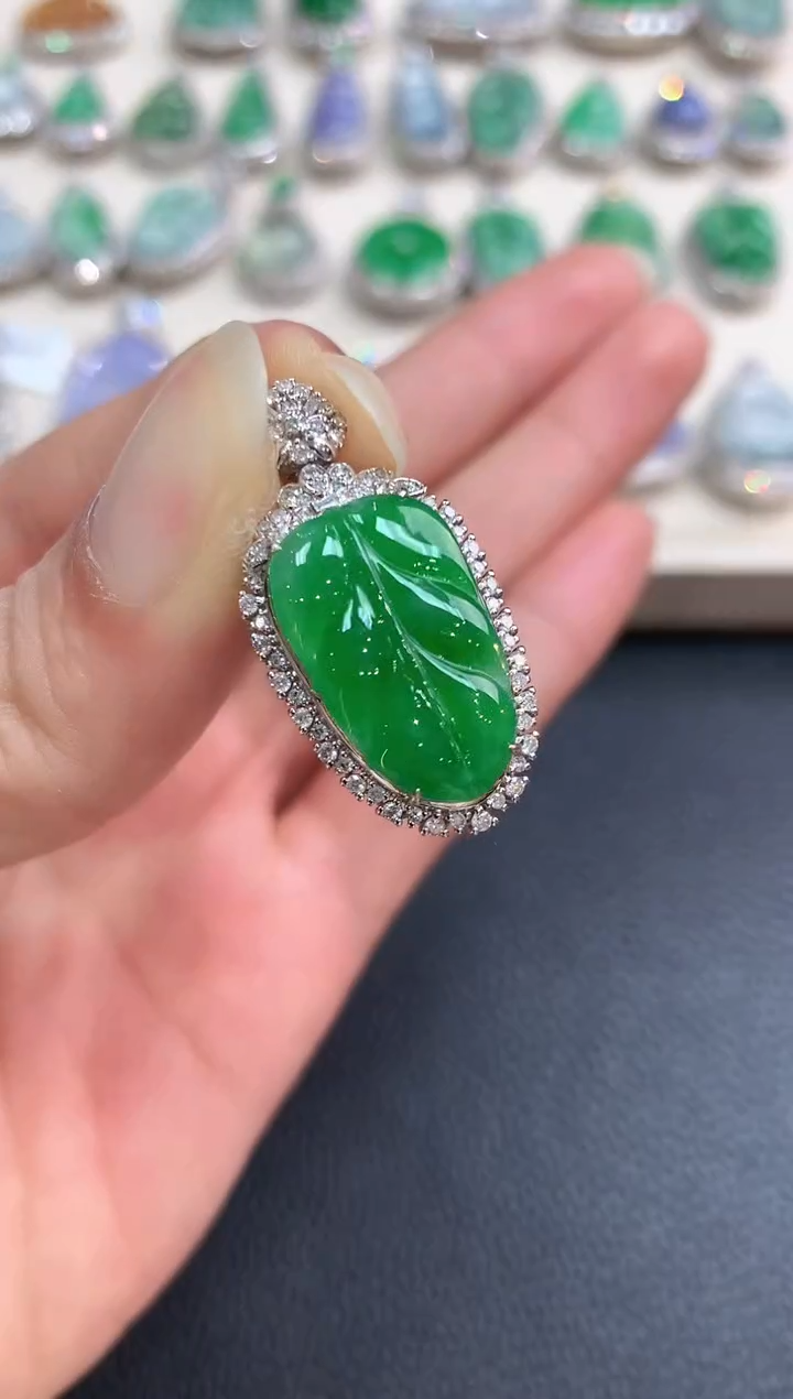 【闪购商品】翡翠吊坠(不含链)18K金镶嵌b186       