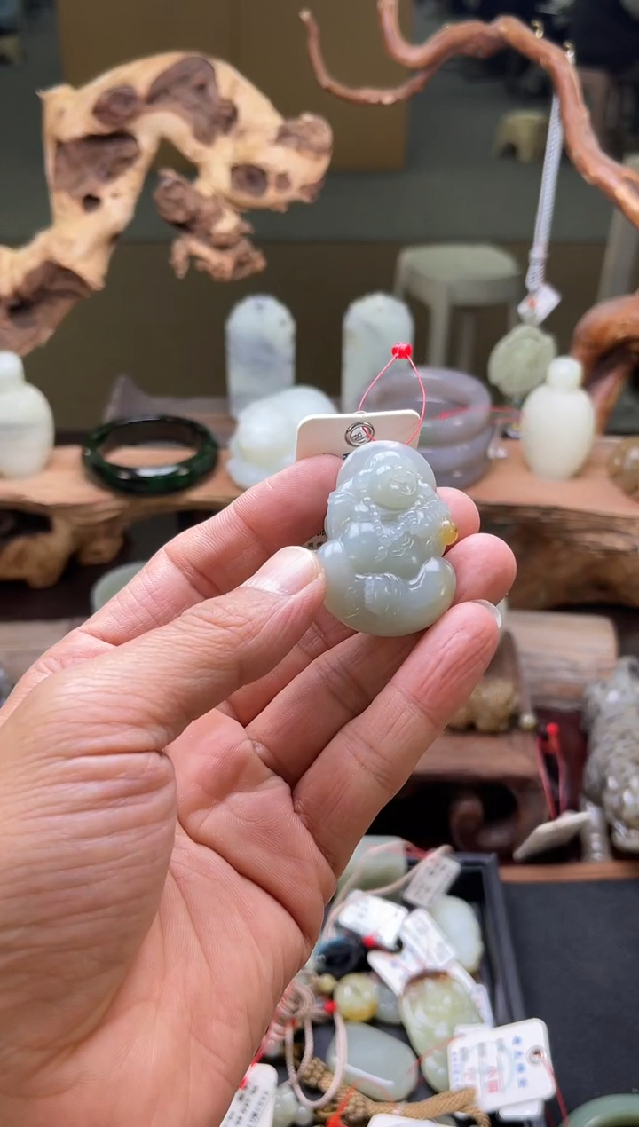 【闪购商品】和田玉吊坠未镶嵌且末吐拉牧场 逍遥佛9008204