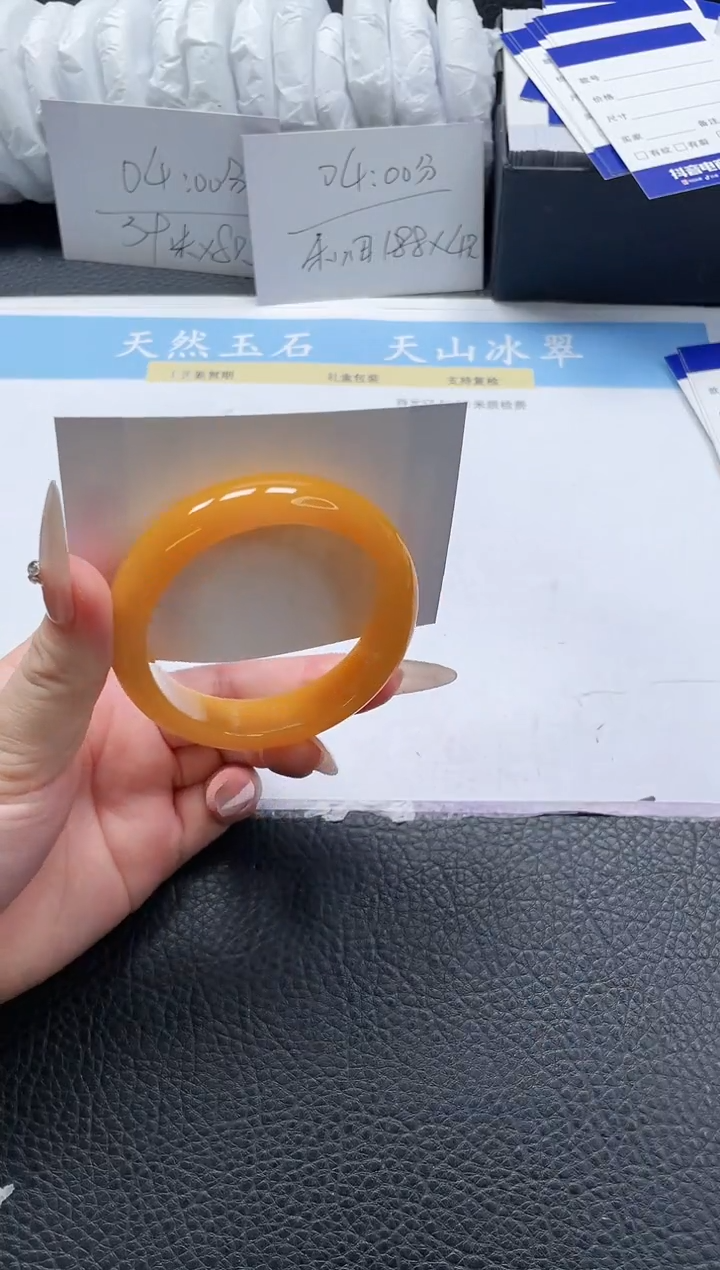 【闪购商品】石英质玉手镯未镶嵌303-56