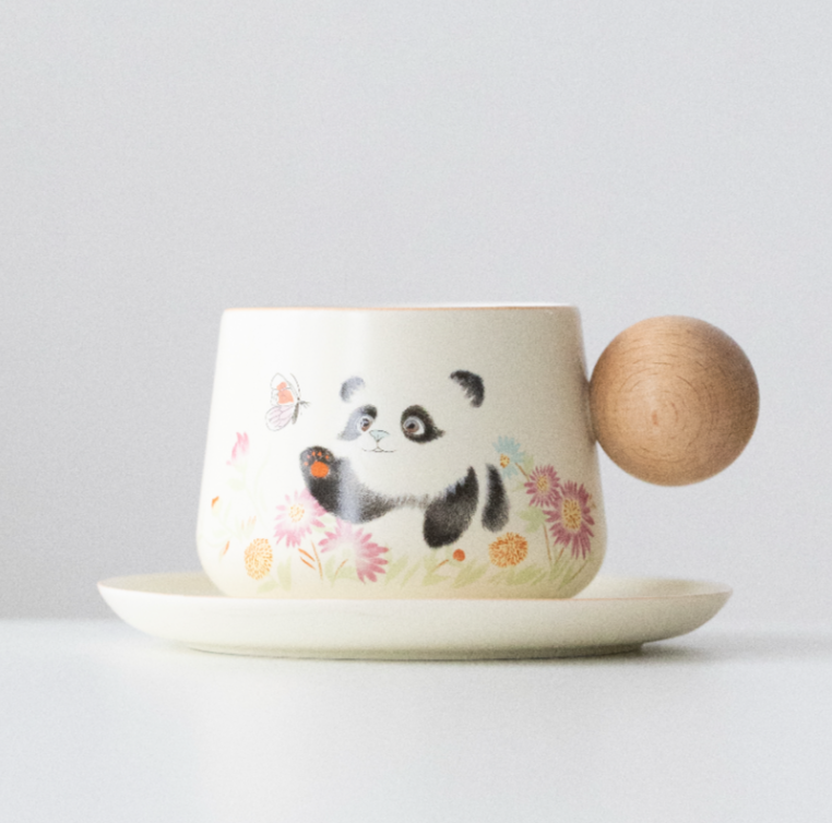 米黄熊猫戏蝶咖啡杯 09JIY04