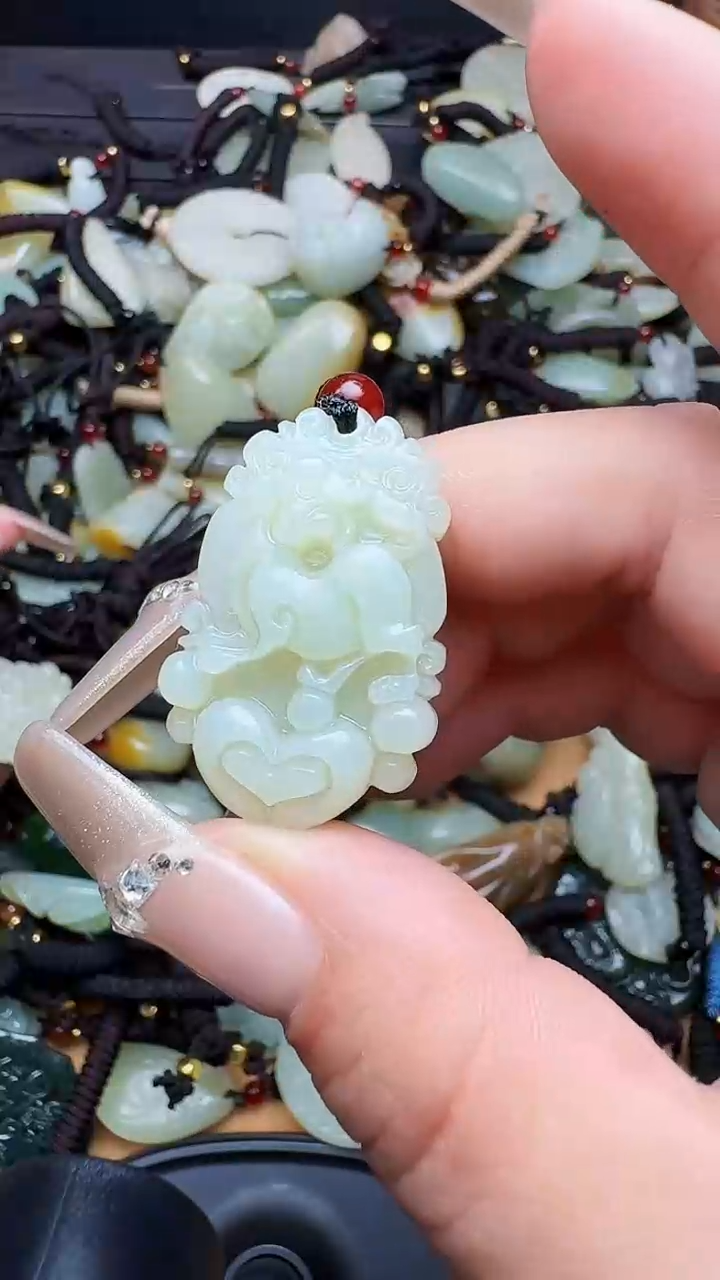 【闪购商品】和田玉颈饰未镶嵌狗