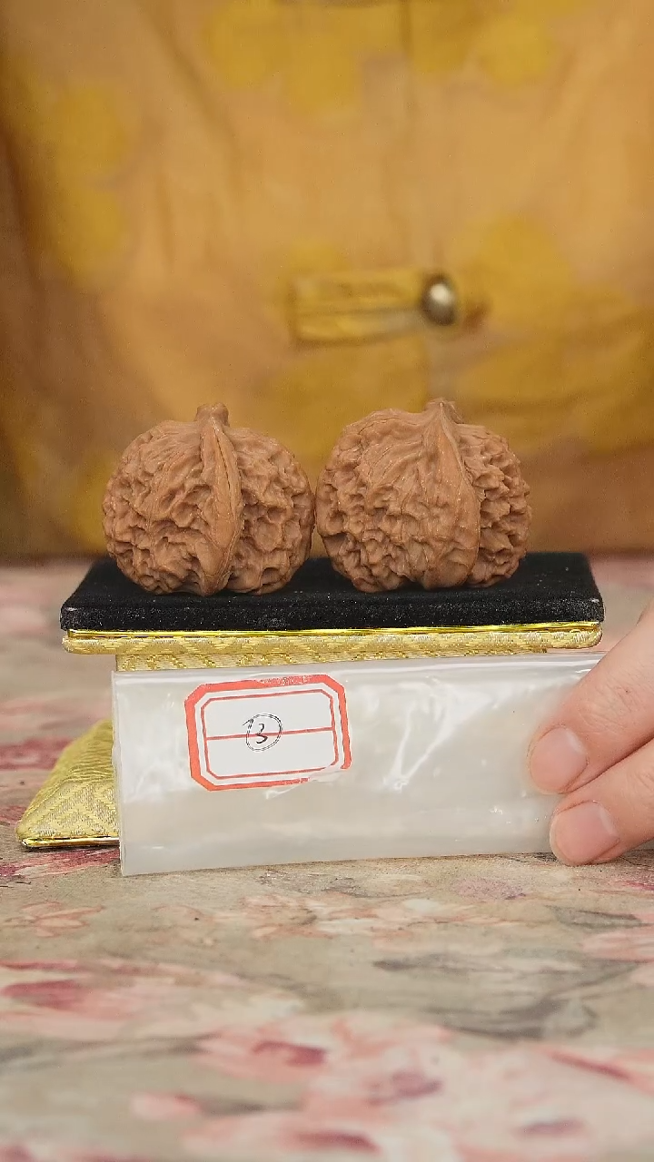 文玩核桃把件非嫁接马老四异形