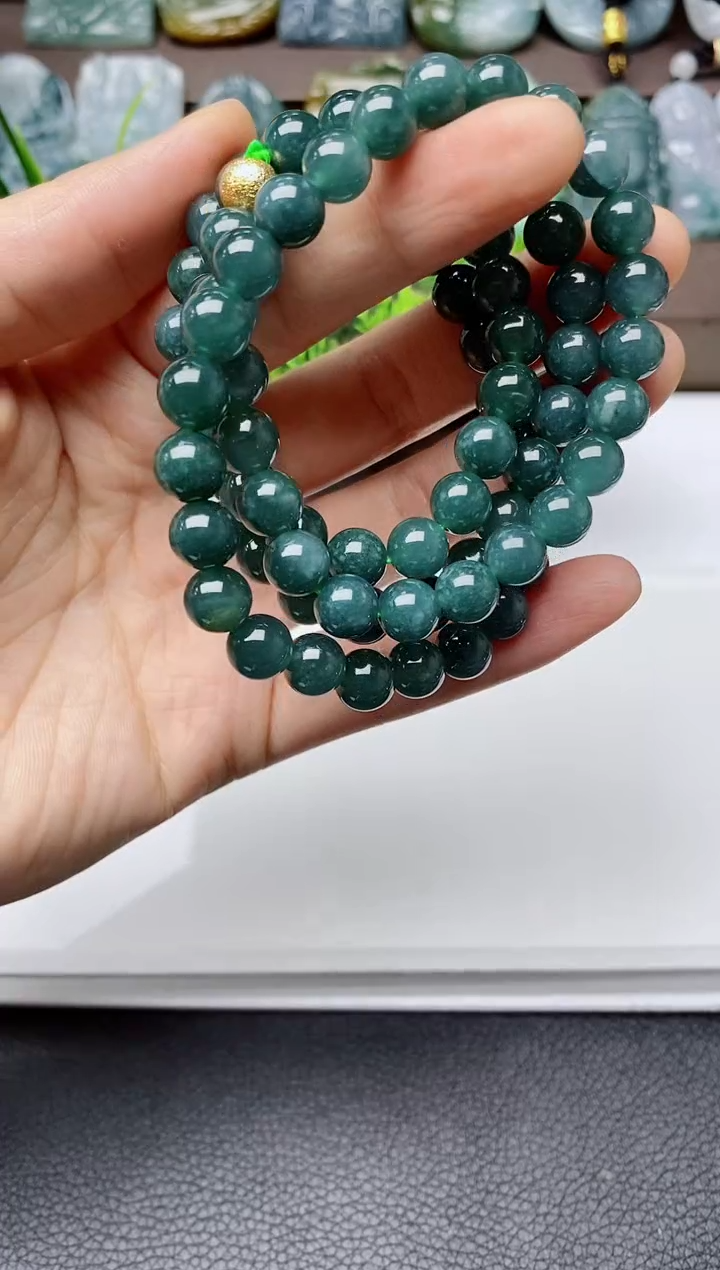 翡翠未镶嵌颈饰多样性发其一