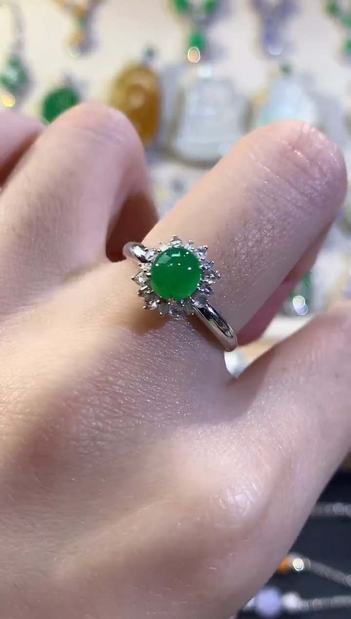 18K金镶嵌戒指翡翠冬日珠宝Q136