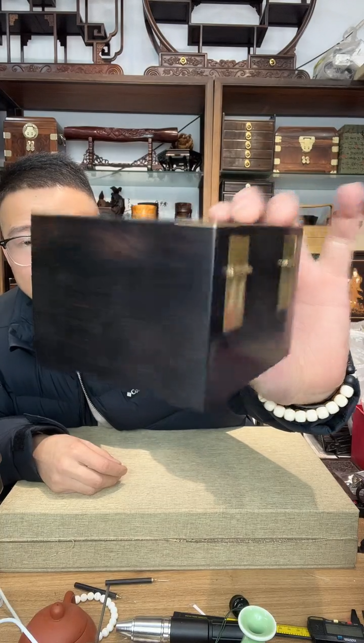 乌木类书架974紫光檀平镶铜正方翻盖盒  库存