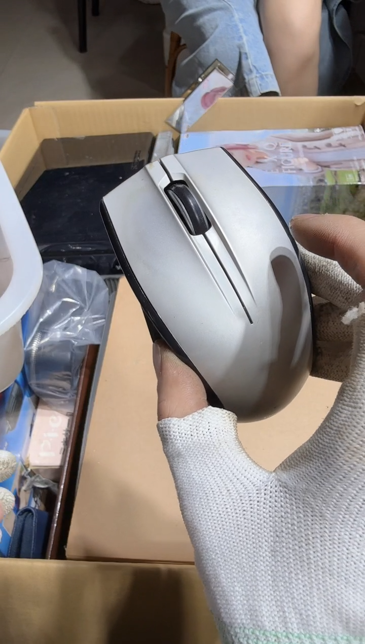 阿*中古商品，瑕疵品，不保好坏。363