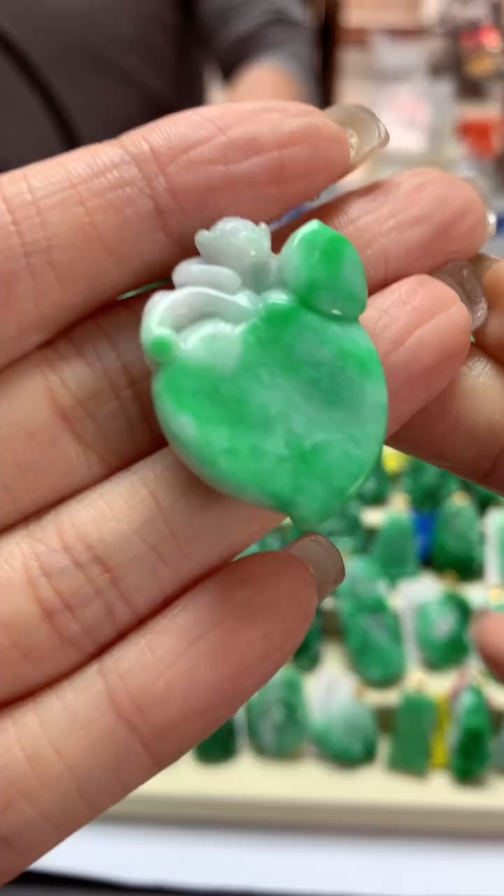 【闪购商品】翡翠吊坠(不含链)18K金镶嵌挂件