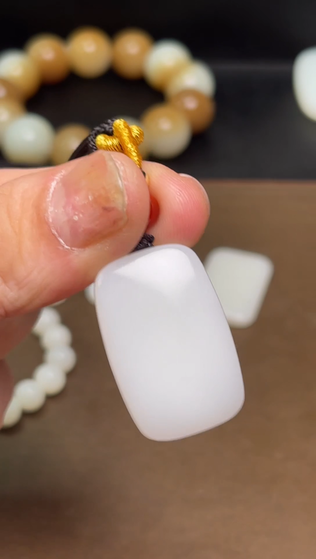 颈饰未镶嵌和田玉3