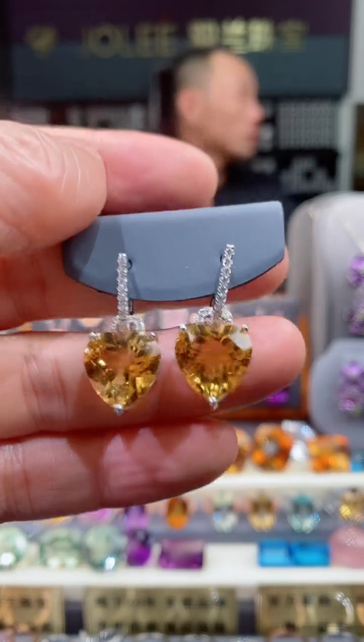 【闪购商品】黄晶耳钉银S925镶嵌黄晶耳钉