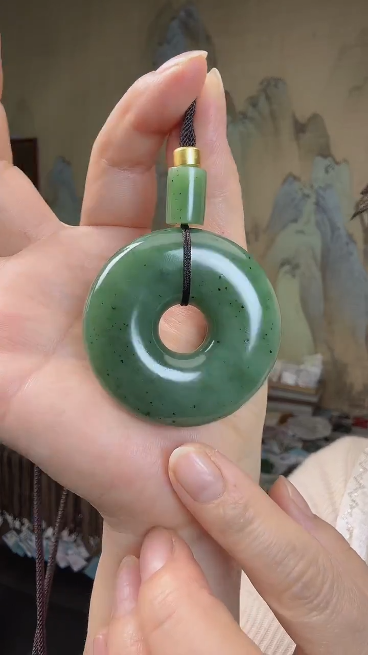 颈饰未镶嵌和田玉.