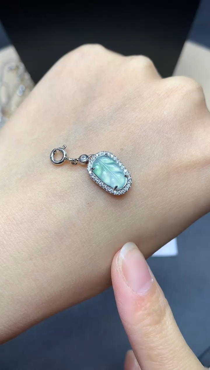 【闪购商品】翡翠吊坠(不含链)银S925镶嵌叶子【无服务费】