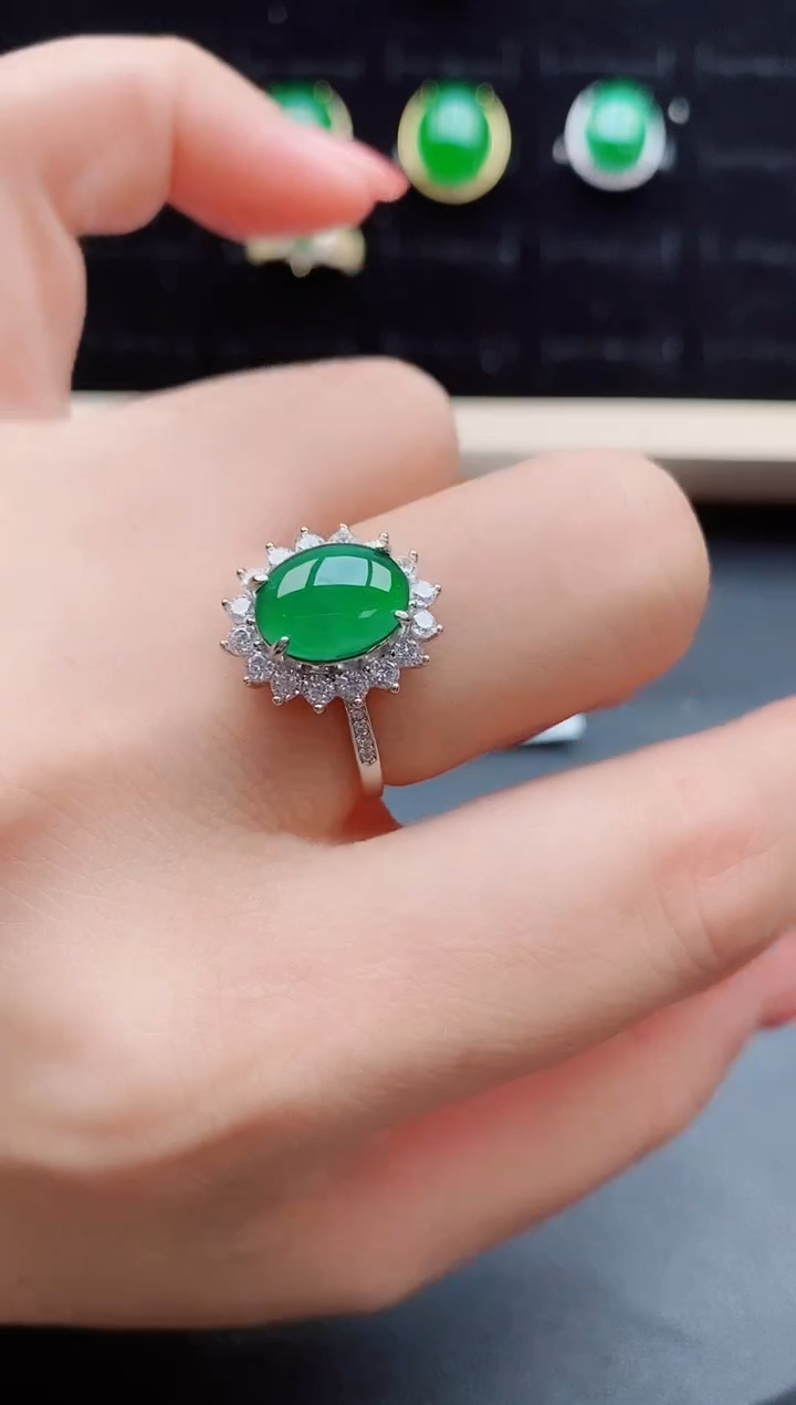 【闪购商品】翡翠戒指银S925镶嵌850800