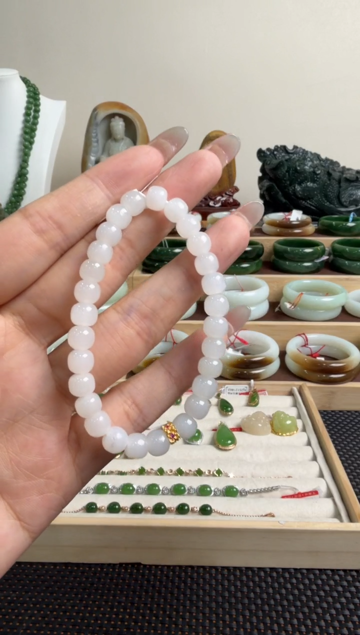 颈饰未镶嵌和田玉手串