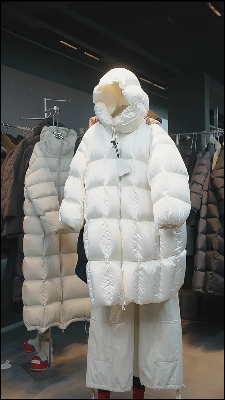 白色羽绒外套白色羽绒外套
