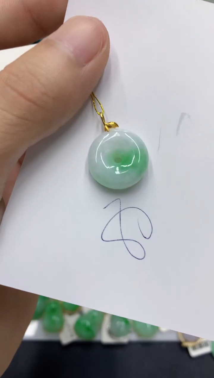 【闪购商品】翡翠颈饰18K金镶嵌翡翠