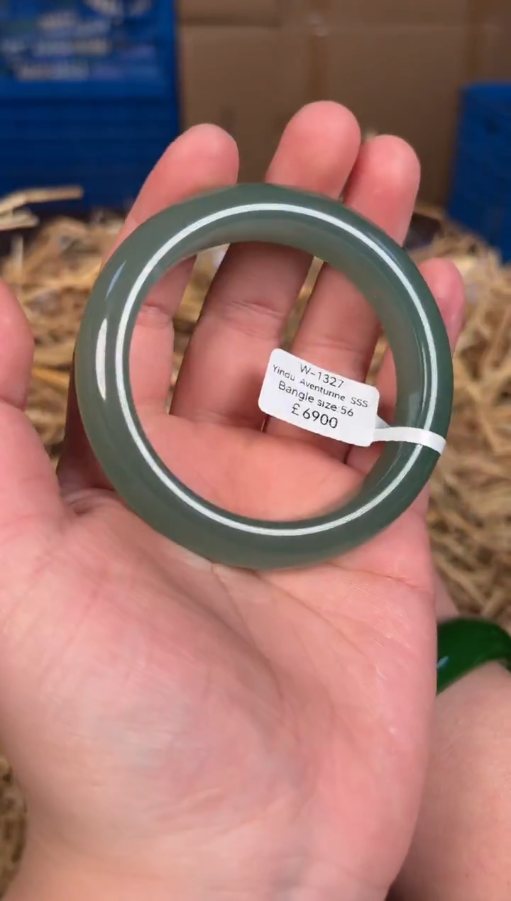 未镶嵌手镯石英质玉W1327