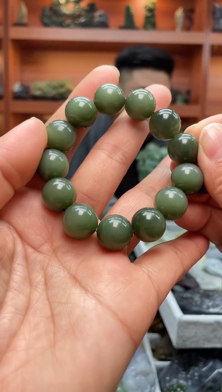 未镶嵌手串和田玉自**生1