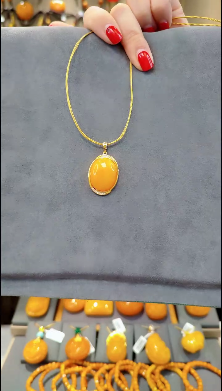 【闪购商品】蜜蜡颈饰银S925镀金镶嵌H493蜜蜡吊坠赠项圈