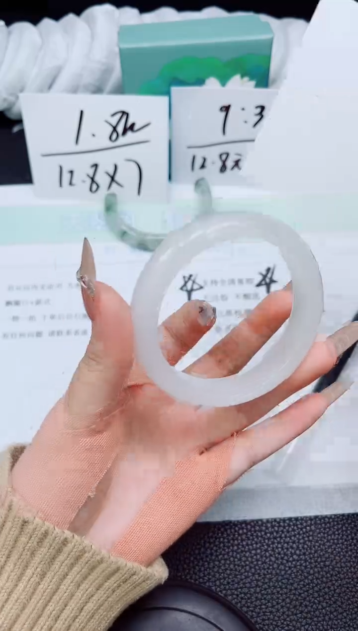 石英质玉未镶嵌手镯A126-56.6