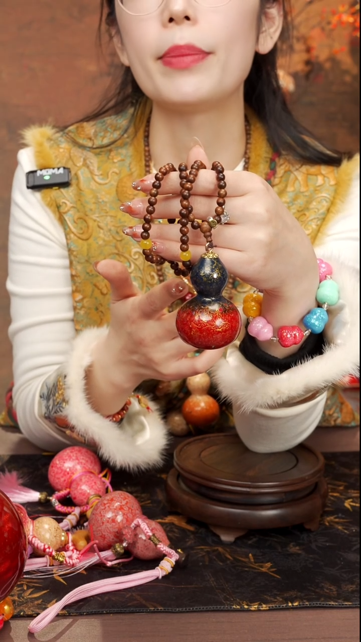 105 --大漆脖挂小葫芦---158